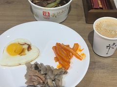 -武汉光谷广场杨家湾地铁站怡程酒店