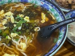 酸菜鸡蛋面-嵊州小吃(杭州东站店)
