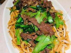 招牌湿炒牛河-潮泰牛肉火锅 · 创于1992年(车公庙店)