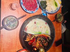 -周小明火锅(黑金冠社区店)