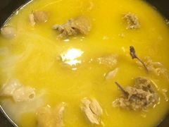 -鲜入围煮花胶鸡海鲜火锅