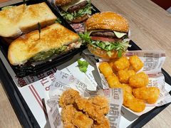 -The Habit Burger Grill 哈比特汉堡(复兴soho店)