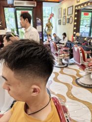 -东方先生国潮男士理发馆