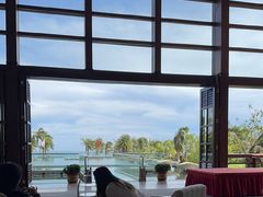 -亚龙湾喜来登·美景台大堂吧