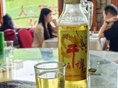 龙山泉干啤-宝发园名菜馆