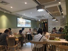 大堂-丽丽三鲜螺蛳粉(田林路店)