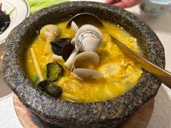 维园特色石锅豆腐-维园悦谱·海派家常菜(乌鲁木齐南路店)