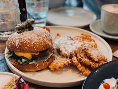 -FLOVIE FLORIST CAFE