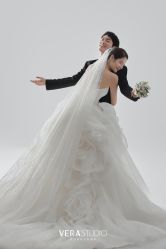 -至臻微拉婚纱摄影