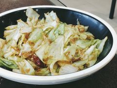 手撕包菜-刘胖子家常菜·蹄花焖藕(中南店)