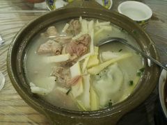 馄饨老鸭煲-老品芳