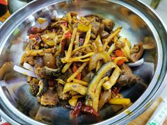 干锅牛杂-喜半仙·牛八宝·两江米粉酒(普陀路店)