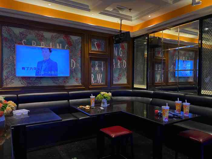 歌神量贩式ktv(浦江店)-"环境不错,服务贴心周到,曲库非常全,.