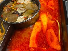 -老牌坊云南鱼豆花火锅(爱建店)
