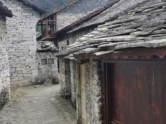 -高荡千年布依古寨旅游景区