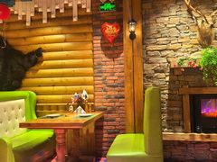 -米德维奇俄式西餐厅(西六道街店)