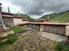 -比如骷髅墙景区