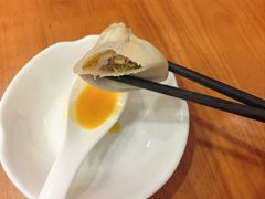 -莱莱小笼·乔艾