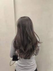 -变画·发型STUDIO