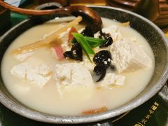 -吃饭皇帝大土家民族菜(正大广场店)