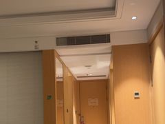 -苏州汇融广场假日酒店