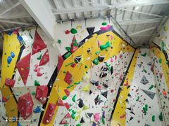 -问山MountQuest攀岩馆