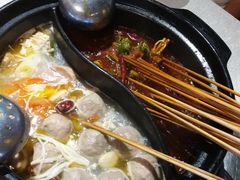 -灌县老妈砂锅串串香(万科红生活广场店)