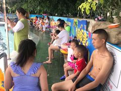 -海豚湾梦幻水上乐园