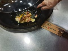 -屯老二农家铁锅炖·行业领军者(梅江店)