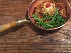 牛肉辣油意面-I HOLIC艾豪丽披萨(KKone店)