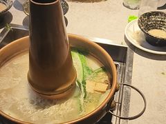 -洞庭洲·防空洞火锅·铜锅涮肉·烧烤(新百广场店)