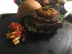 -HIGH FIVE哈福手工汉堡(桂林路店)