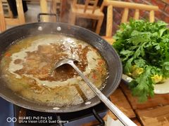 -霄汉牛三鲜湖北砂锅菜(万松园2店)