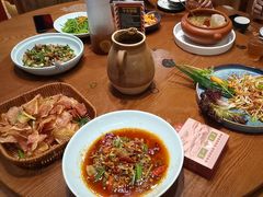 -老滇山寨•云南特色菜•地方菜•民族风情歌舞表演(金碧店)