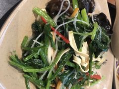 -亮亮面馆(经六路店)