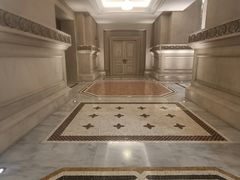 -罗浮宫国际家居总部大厦