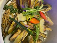 高压锅蒸新西兰青口-千岛蚝高压锅生蚝·人参火锅(白云万达店)