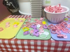 -三只小羊蛋糕DIY烘焙·拼豆·银饰(光谷店)