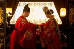 -雪中彩影婚纱摄影·微光艺术中心