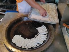 -老新隆牛肉锅贴(新街口店)