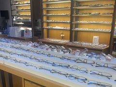 -优医视平价眼镜超市蔡司依视路折扣(小马厂店)