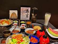 -铭牛烧肉·和牛海鲜自助(高新月牙湖店)