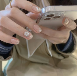 -七月美睫 美甲