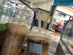 -瑞幸咖啡(临海市银泰城店)