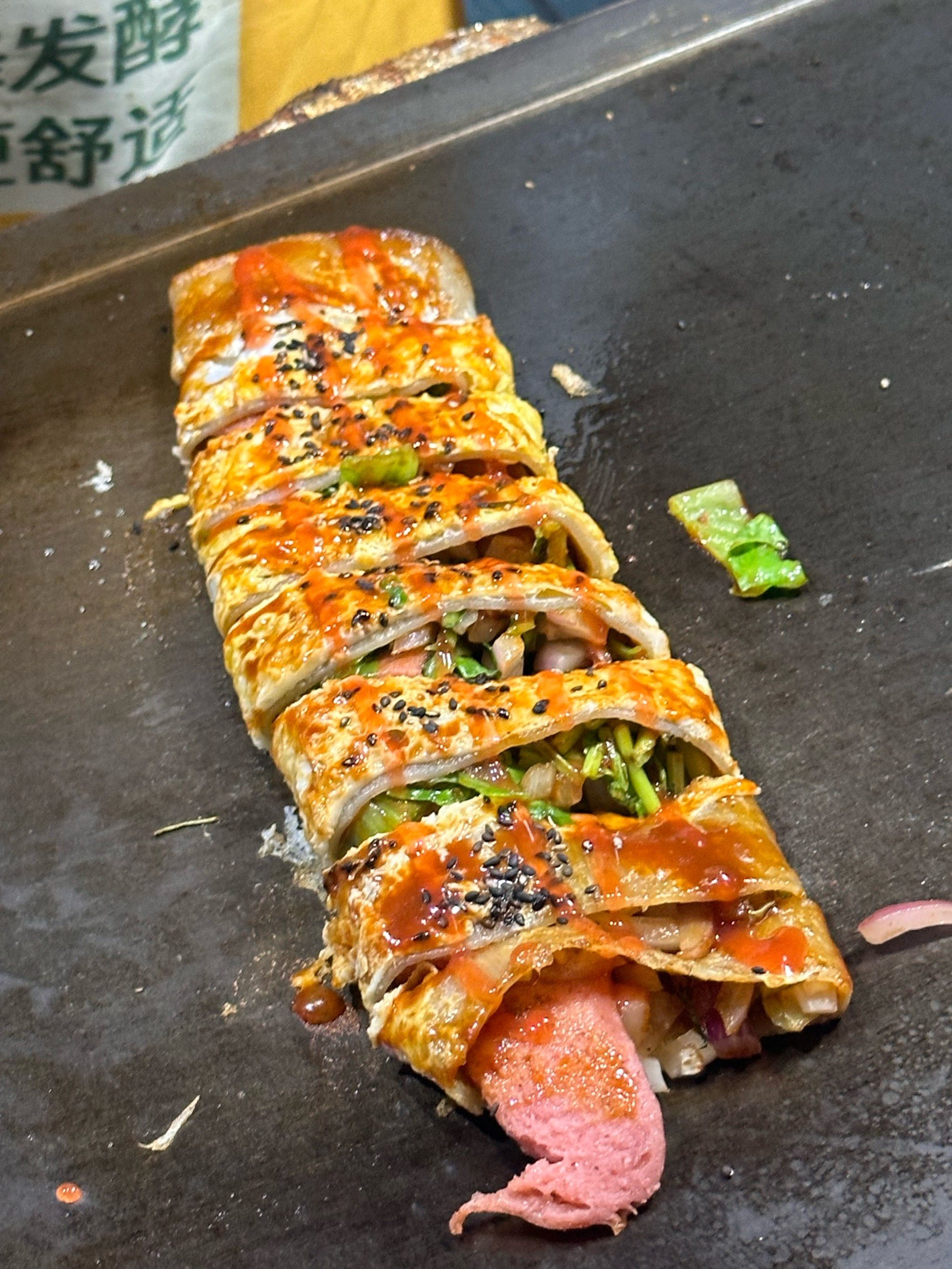 0元玩转这座城新来的摊位必须尝尝 老板娘手法太牛了 味道酸酸甜甜