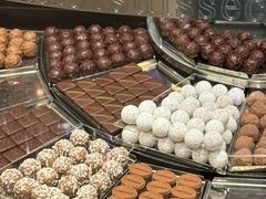 -Laderach 莱德拉(上海环贸iapm店)