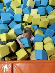 海绵场-六月巴士童乐园(抚顺罕王商场店)