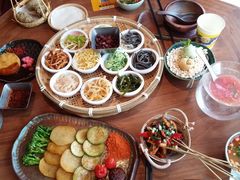 -包整·丝娃娃(一览甲秀楼风景店)