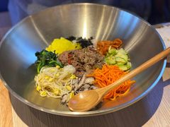 烤牛肉拌饭-梨花牛肉汤饭(仁恒伊势丹店)