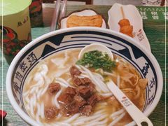 -鑫花溪牛肉米粉(东环大润发店)